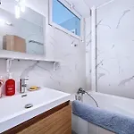Apartament Charming Near Batignolles Paryż