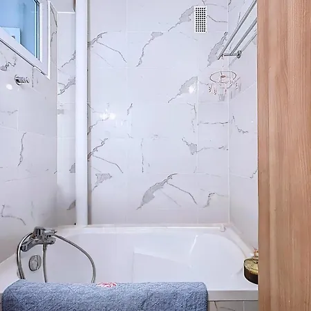 Charming Near Batignolles *