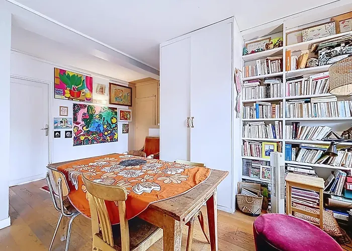 Charming Near Batignolles パリ