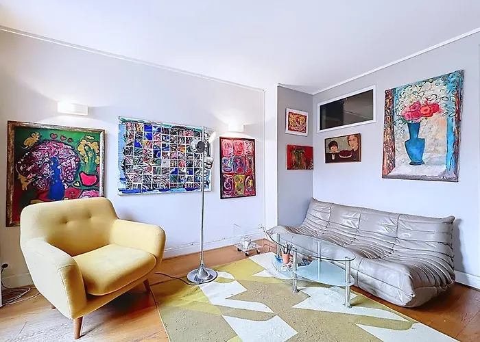 Charming Near Batignolles