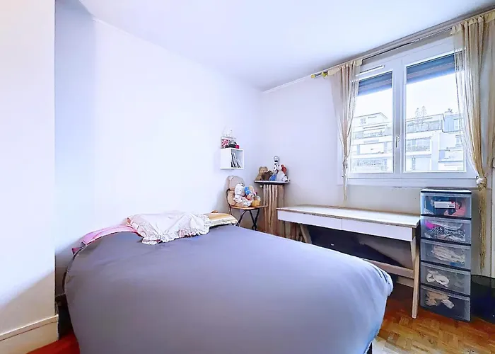 Charming Near Batignolles アパート *