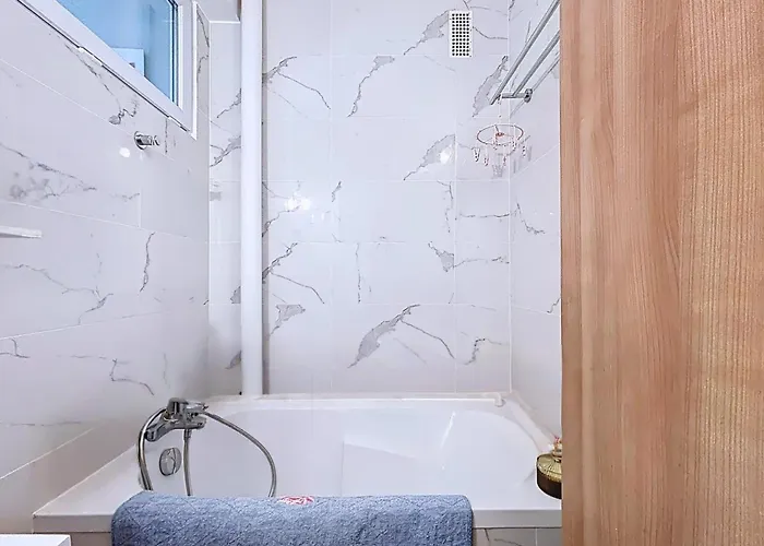 Charming Near Batignolles *