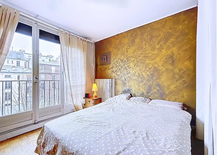 Charming Near Batignolles アパート パリ